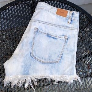 BDG Mid ride Freja Vintage Fit Denim Shorts